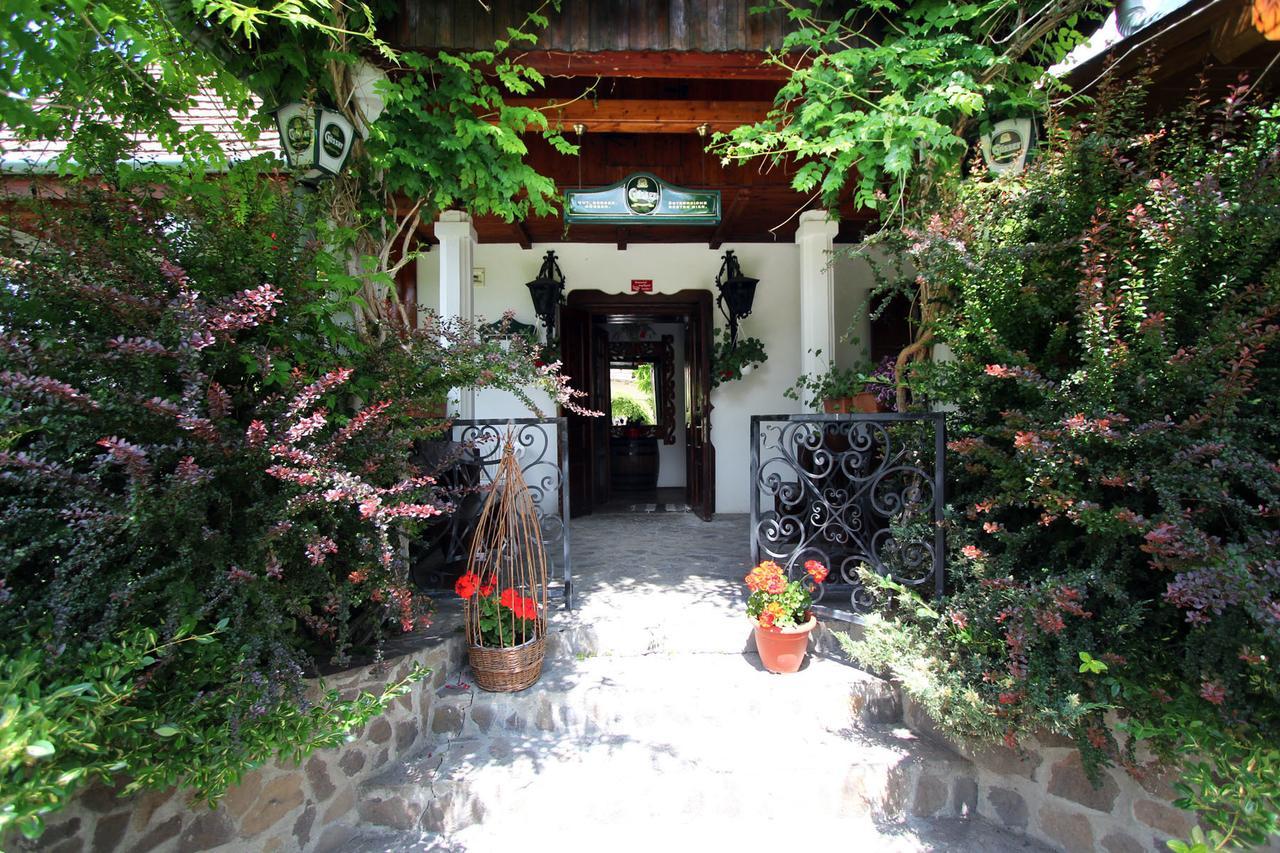 Felso Fogado Bed & Breakfast Felsőtold Екстериор снимка