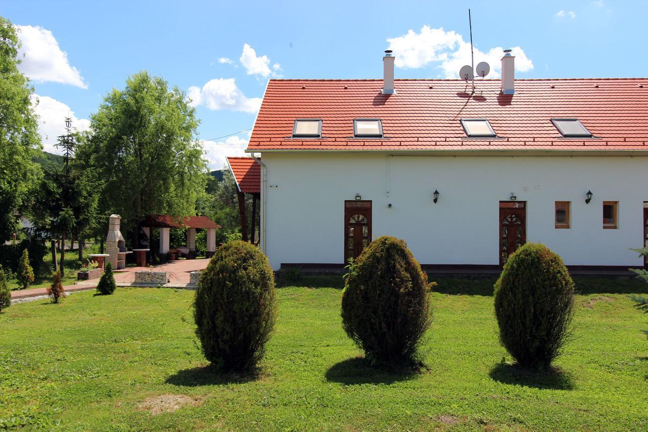 Felso Fogado Bed & Breakfast Felsőtold Екстериор снимка
