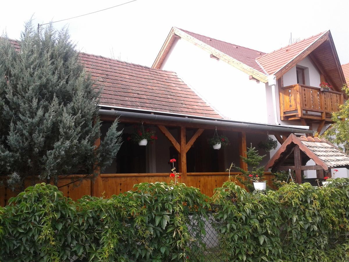 Felso Fogado Bed & Breakfast Felsőtold Екстериор снимка