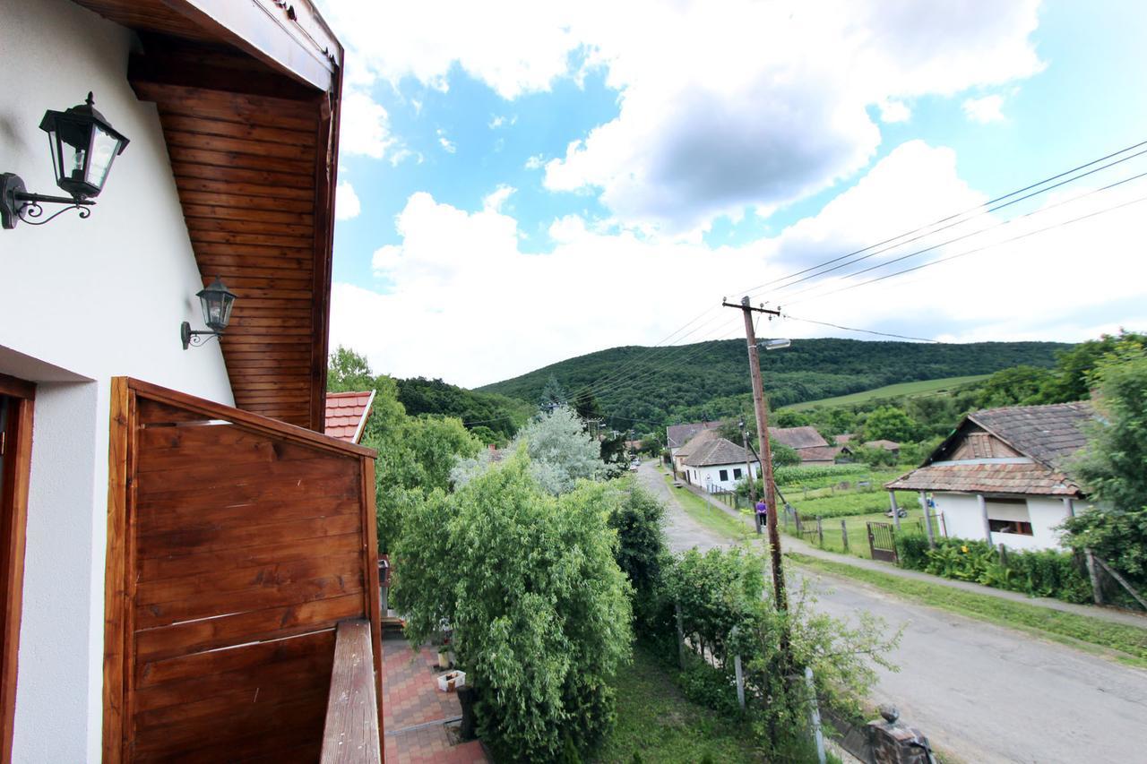 Felso Fogado Bed & Breakfast Felsőtold Екстериор снимка