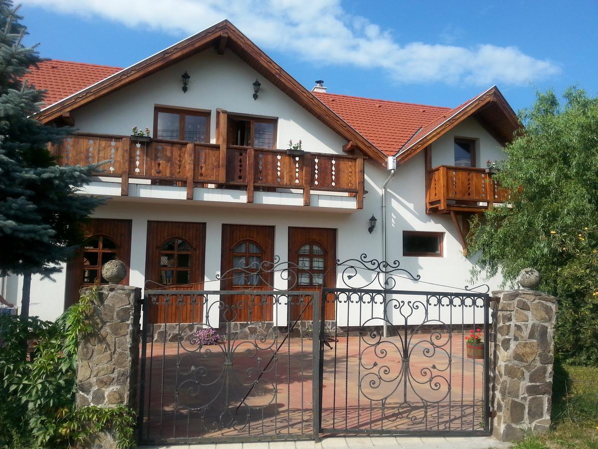 Felso Fogado Bed & Breakfast Felsőtold Екстериор снимка