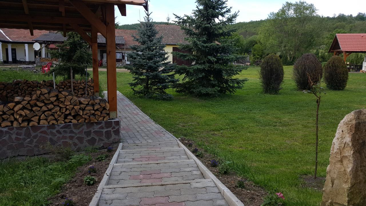 Felso Fogado Bed & Breakfast Felsőtold Екстериор снимка